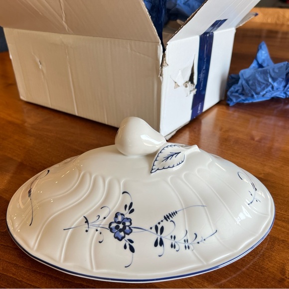 NWT Villeroy & Boch Old Luxembourg Oval soup tureen 84.6 oz. - Picture 7 of 13